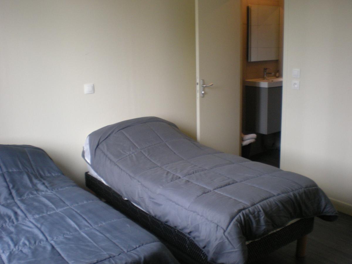 Hotel Dg Méry-sur-Oise Exteriör bild